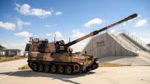 17 років до та понад 4 після контракту знадобилося, щоб перші САУ AS9 зійшли з конвеєра у Австралії