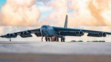 Щоб після 90 років експлуатації B-52 могли піти на пенсію, у Штатах вже шукають для них заміну