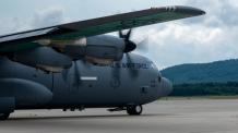 З ремонтом одного C-130 вийшла ціла епопея, яка тривала п`ять років, а деталі возили через Атлантику