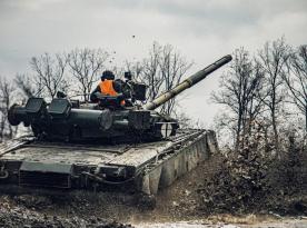 Морпіхи ВМСУ тренуються громити десант РФ за допомогою танків Т-80 