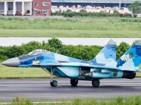 Бангладеш має вісім МиГ-29 та копії МиГ-21, хоче купити J-10CE з Китаю, чим показово