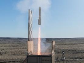 Сховані у контейнері ракети Hellfire проти морських дронів чи БПЛА - Lockheed відстрілялася AGM-114 з пускової GRIZZLY