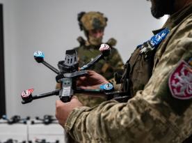 Виробництво FPV-дронів має бути розширене за аналогією з артбоєприпасами, бо Україна вже відстає від РФ