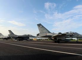 На Тайвані втомилися від затримок США з F-16 та говорять про компенсації через суд, але чи можливо це