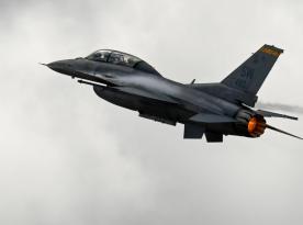 Поки США говорять, що F-16 не дадуть, бо вони не допоможуть Україні, у РНБО заявили, що літаки будуть