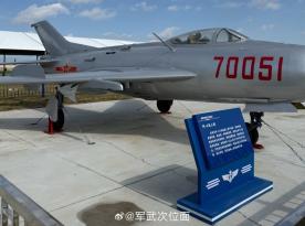 Китай накопичує J-6W на основі копії МиГ-19 з дальністю до 700 км та 250 кг навантаження, яка роль таких БПЛА