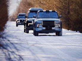 Шпигунський комбайн з Китаю, чому польське військо доєдналось до заборони авто з КНР