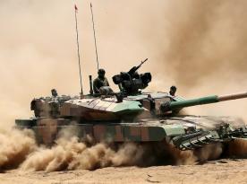 Індія не може випускати власні танки Arjun, бо Німеччина прострочила виробництво двигунів