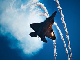 ПС США отримують неякісні деталі для F-16, F-22, C-130J, але чому підрядники уникають відповідальності