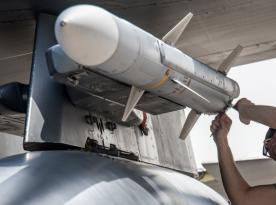 Польща змогла закупити найдалекобійнішу ракету AIM-120D за 500 млн доларів, скільки й у якому десятилітті вони їх побачать