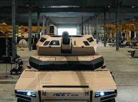 Колісний танк з широким вікном для екіпажу HEET 8x8 розробили у Саудівській Аравії та звідки тут турецький слід