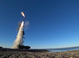 Яку далекобійну зброю РФ дійсно може швидко перекинути у Венесуелу для атаки США замість 