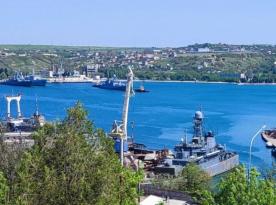 Окупанти в Криму поставили на ремонт одразу два десантні кораблі  – 