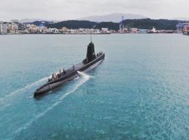 Флот якої країни досі має дві 80-річні субмарини від США, та що по заміні