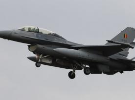 Скільки саме навчальних F-16 має 