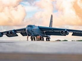 Щоб після 90 років експлуатації B-52 могли піти на пенсію, у Штатах вже шукають для них заміну