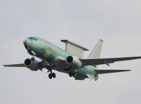 Британці забули про Harrier та Sherpa, тож брешуть, що E-7 Wedgetail є перші виготовлені ними літаки для США з Другої світової
