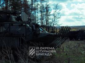 Які переваги у перетворенні БТР-60 з 1960-х років на роботи-камікадзе, як це зробили у Третьому армійському корпусі ЗСУ