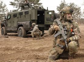 Українські військові за грудень отримали 402 бронеавтомобілі від