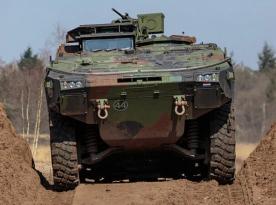 На конвеєр до авто преміум класу приєднаються 25-тонні броньовики, аби в 6 разів збільшити виробництво GTK Boxer