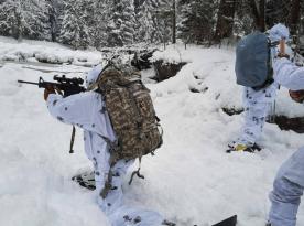 Спецпризначенці ЗСУ готуються до протидії терористам у гірській місцевості (фото)