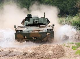 Південна Корея показала легкий танк на базі БМП К21, який хоче продати Індії 