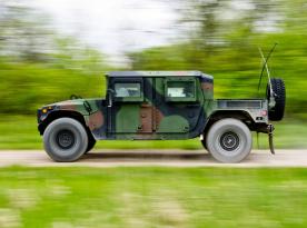 Скільки коштує звичайний HMMWV, без націнок, для армії США