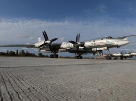 Рашисти намалювали на аеродромі 