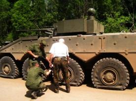 Як рашисти 13 років тому хотіли купити купу колісних танків Centauro та БМП Freccia