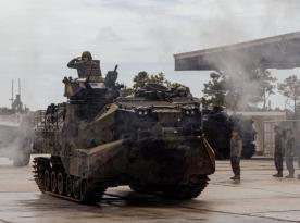 Після 53 років служби морпіхи США попрощалися з амфібійними БТР AAV, що пройшли Гренаду, Сомалі та Ірак