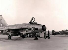 Для чого британці вели бої між поршневими Spitfire та реактивними Lightning, і що це може нам дати зараз