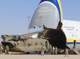 Український Ан-124 доставив в Ірак два іспанські гелікоптери Chinook F