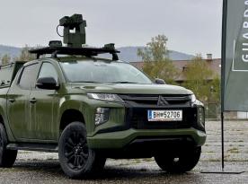 Вперше показали протидроновий КАЗ APS1, який вже збиває FPV-дрони, і до конструкції якого варто придивитись Україні
