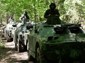 Армія Білорусі вже третій тиждень проводить навчання: вже знімають стару техніку з баз зберігання