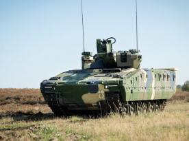 До України та Угорщини приєдналася Італія, яка отримала свою першу БМП Lynx, але поки в