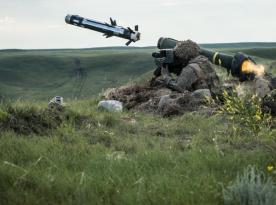 Британська армія вчиться бити з Javelin на 4 км, а у Raytheon розкрили річний об'єм виробництва цих ПТРК
