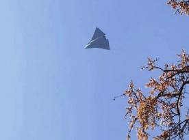 Китай нечуваними темпами підняв у небо вже третій винищувач-бомбардувальник шостого покоління J-36