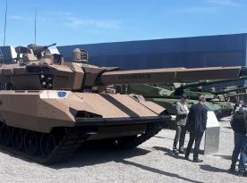 Що за танк CAPINT на шасі німецького Leopard, який може замінити французькі Leclerc та в чому буде його найбільша проблема