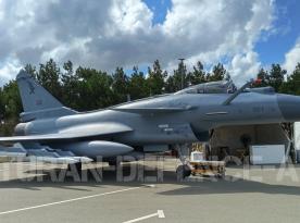 Невже винищувач, який збив Rafale, хочуть мати і в Азербайджані, де представили J-10CE у незвичному для Китаю вигляді