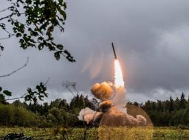 Де стоїть РЛС AN/FPS-132 для виявлення БРСД 