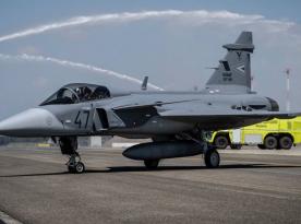 Скільки часу знадобилось Saab на постачання Угорщині чотирьох нових Gripen C/D та скільки вони прослужать