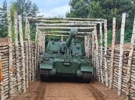 Закопують САУ: як у Польщі будують фортифікації за українським досвідом