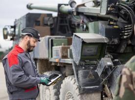 Пенсіонери працюватимуть на оборонних заводах Франції: Париж готується до 