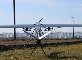 Що це за український безпілотник-матка з зенітними FPV-дронами, що показали в Польщі