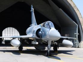 Франція спробує виторгувати для України всього 10 винищувачів Mirage 2000-5, а не 43, і веде бурхливі перемовини з Грецією 