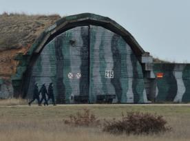 Рашисти почали бідкатись, що українські дрони тепер пробивають бетонні укриття для літаків, які РФ посилено будувала