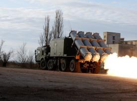 У РФ вирішили дивним чином замаскувати свої ракетні батареї 
