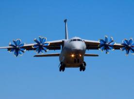 А може полетять і на параді: Ан-70 виконав програму польотів разом з Ан-225 (фото)