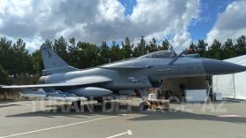 Невже винищувач, який збив Rafale, хочуть мати і в Азербайджані, де представили J-10CE у незвичному для Китаю вигляді
