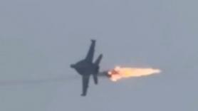 Розбір, як F/A-18 пощастило ухилитись від іранської зенітної ракети, та що ще можна помітити на відео